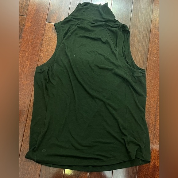Lululemon turtleneck sleeveless top - Picture 1 of 6